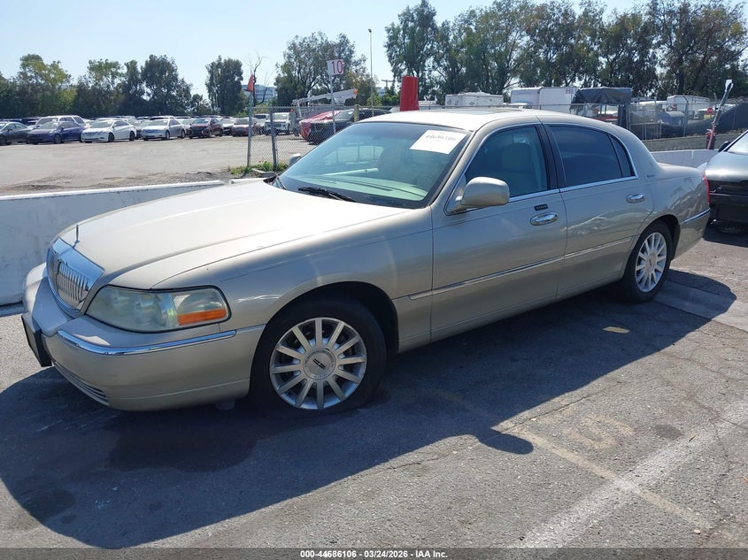 2007 Lincoln Town Car Signature
