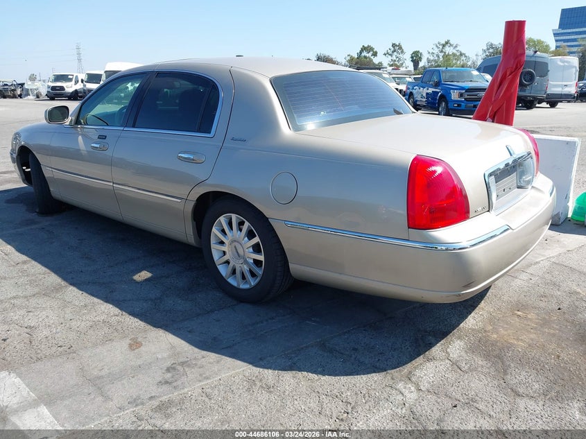 2007 Lincoln Town Car Signature