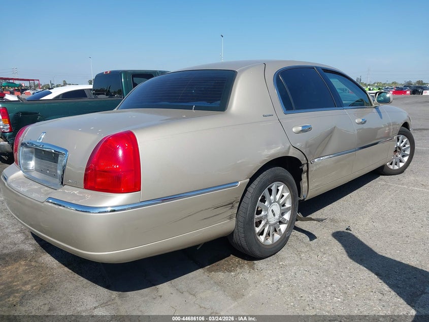 2007 Lincoln Town Car Signature