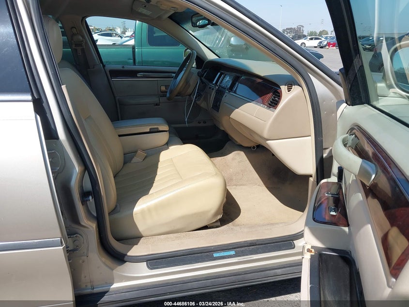 2007 Lincoln Town Car Signature