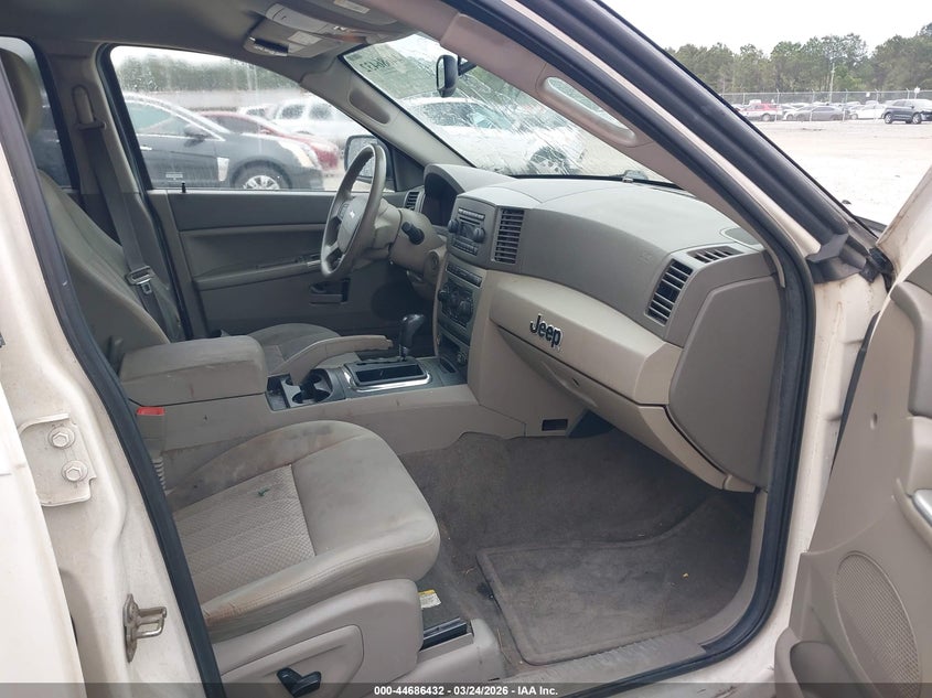 2005 Jeep Grand Cherokee Laredo