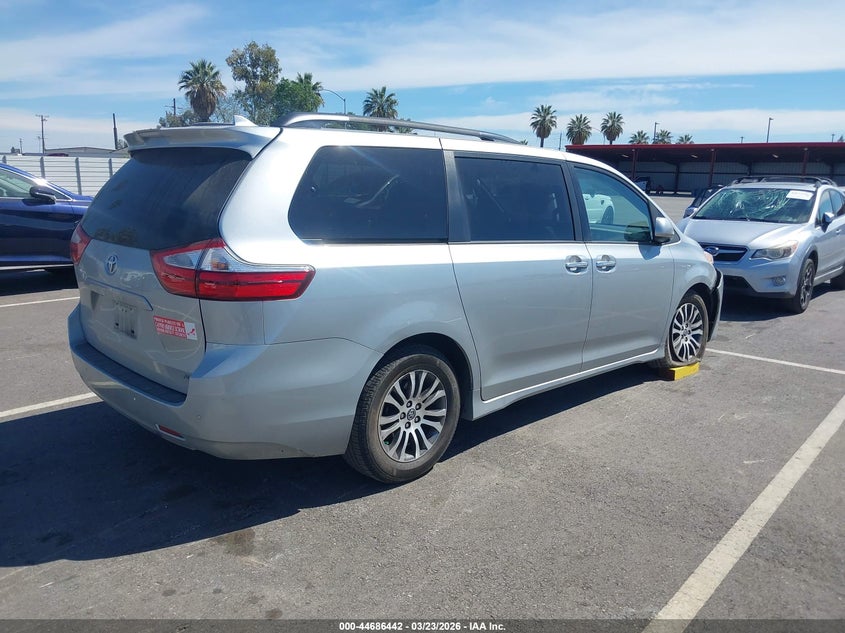 2019 Toyota Sienna Xle Premium 8 Passenger