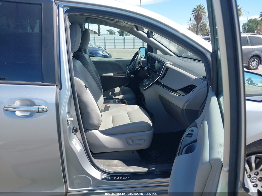 2019 Toyota Sienna Xle Premium 8 Passenger