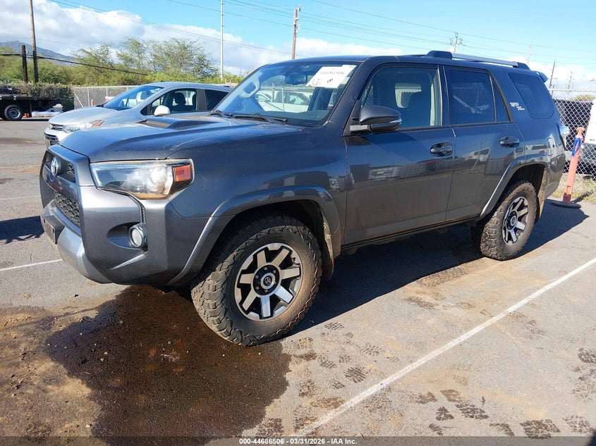 2018 TOYOTA 4RUNNER auction photo 2