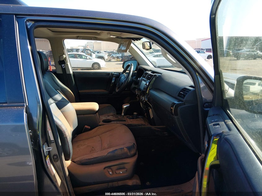 2018 TOYOTA 4RUNNER auction photo 5