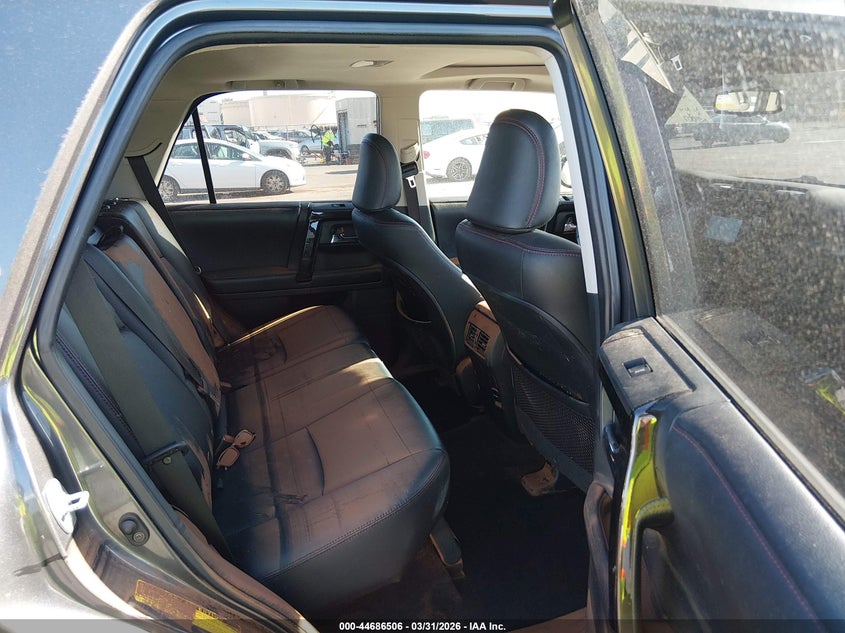 2018 TOYOTA 4RUNNER auction photo 8