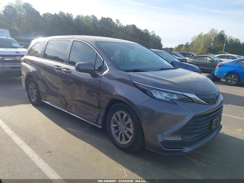 2021 Toyota Sienna Le