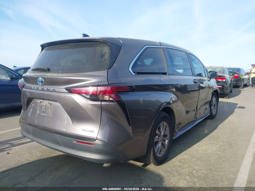 2021 Toyota Sienna Le