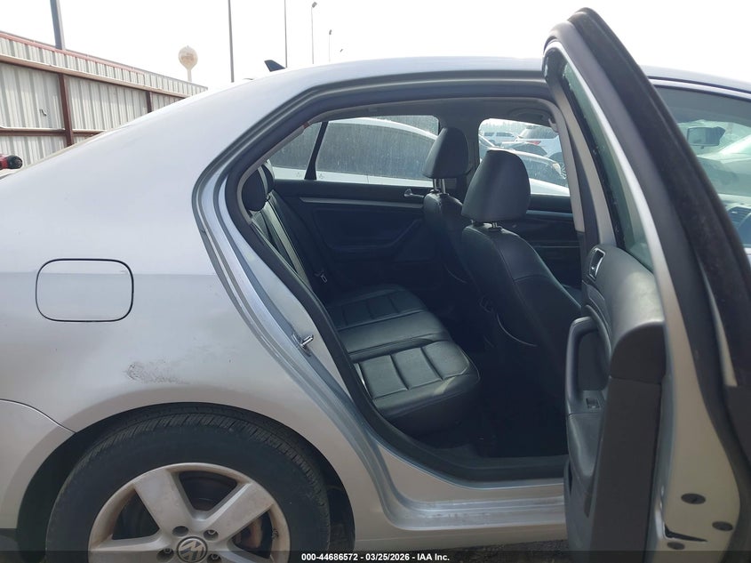 2009 VOLKSWAGEN JETTA auction photo 8