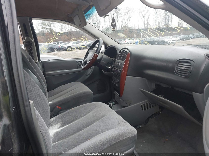 2006 Chrysler Town & Country Lx