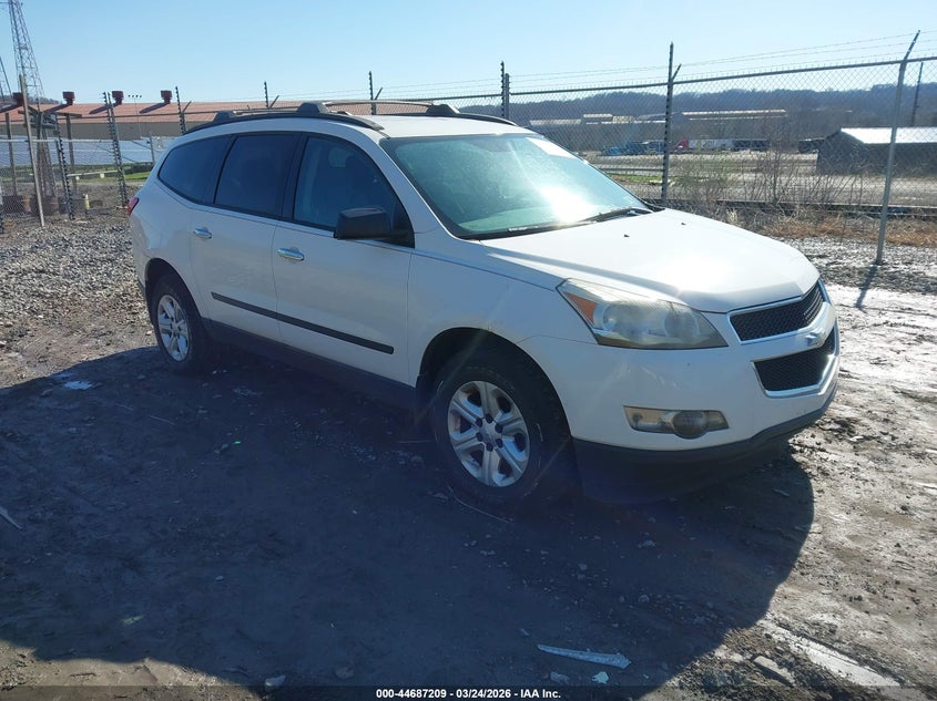2011 CHEVROLET TRAVERSE LS