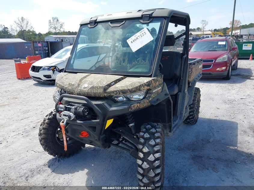 2023 Can-Am Defender X Mr Hd10