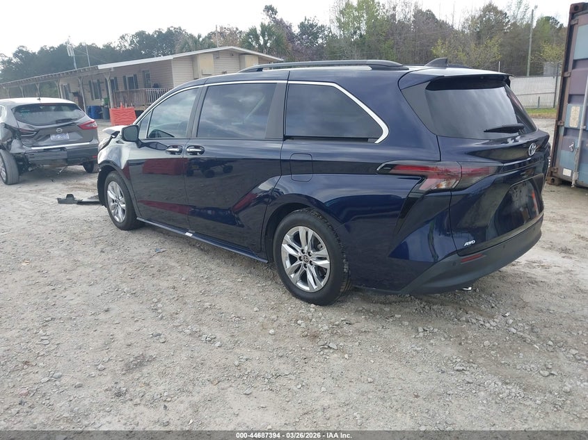 2023 Toyota Sienna Xle