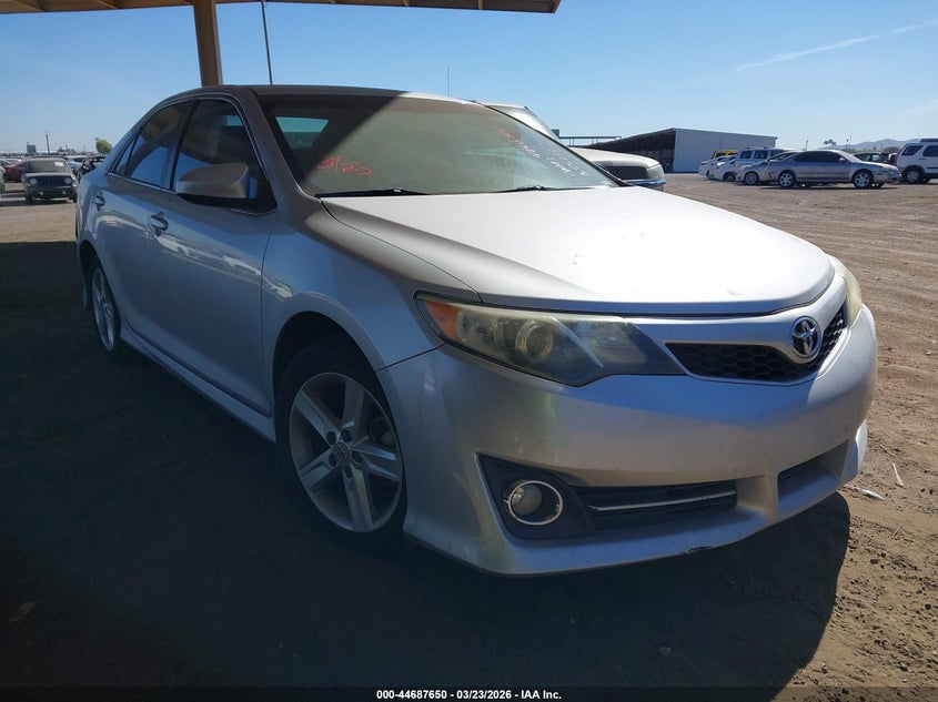 2013 TOYOTA CAMRY SE