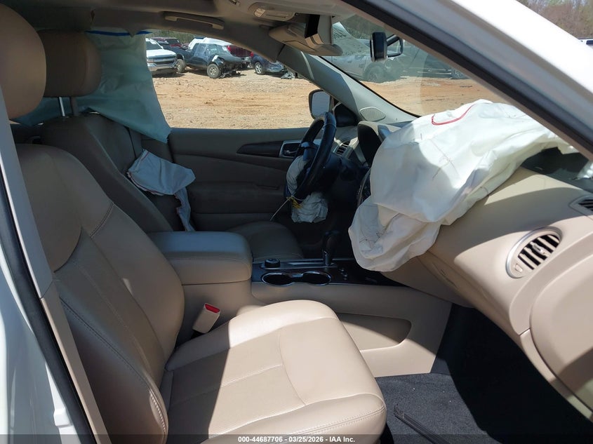 2017 Nissan Pathfinder Platinum