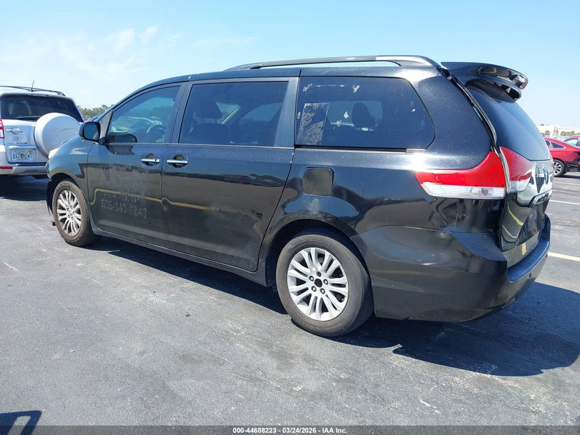 2012 Toyota Sienna Xle V6 8 Passenger