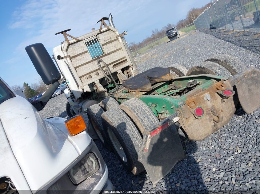 2011 Freightliner Conventional Columbia