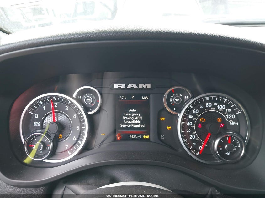 2025 RAM 1500 auction photo 7