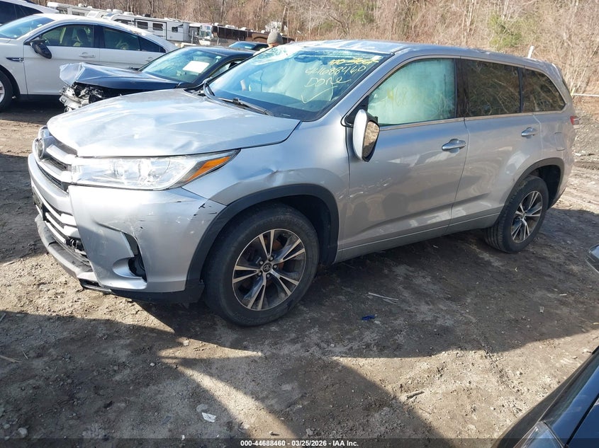 2017 Toyota Highlander Le
