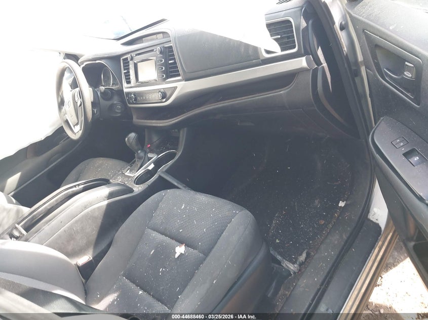 2017 Toyota Highlander Le