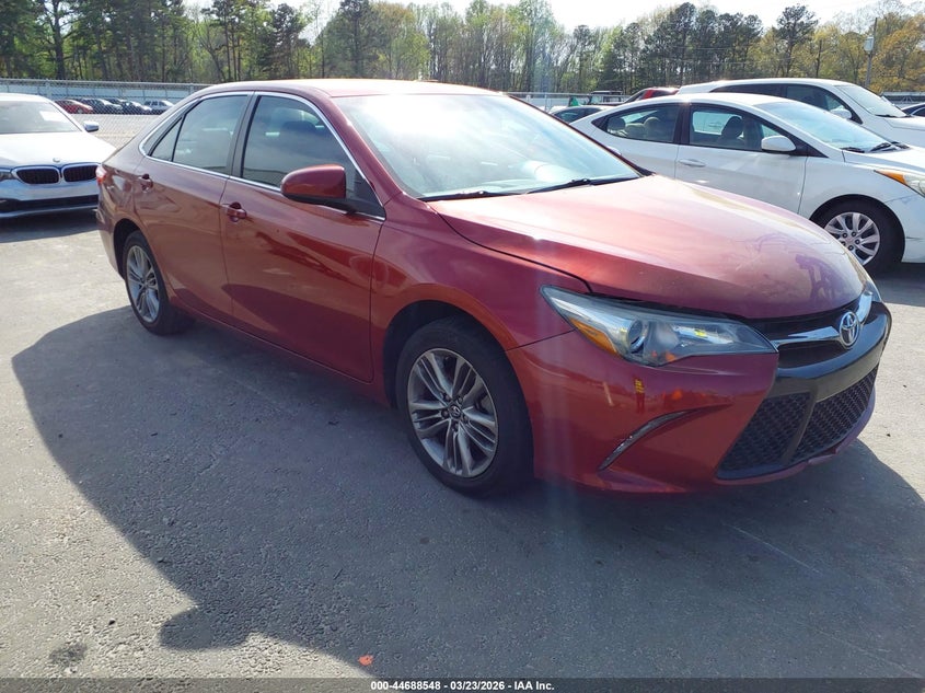2016 TOYOTA CAMRY SE