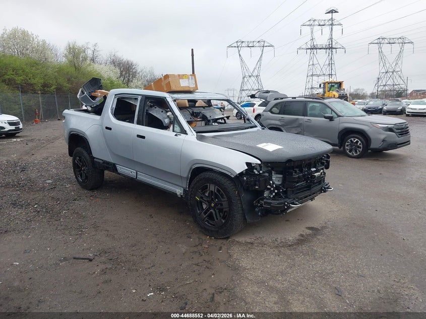 2024 Rivian R1T Adventure Dual Motor Large Pack/Adventure Dual Motor Perf Large Pack