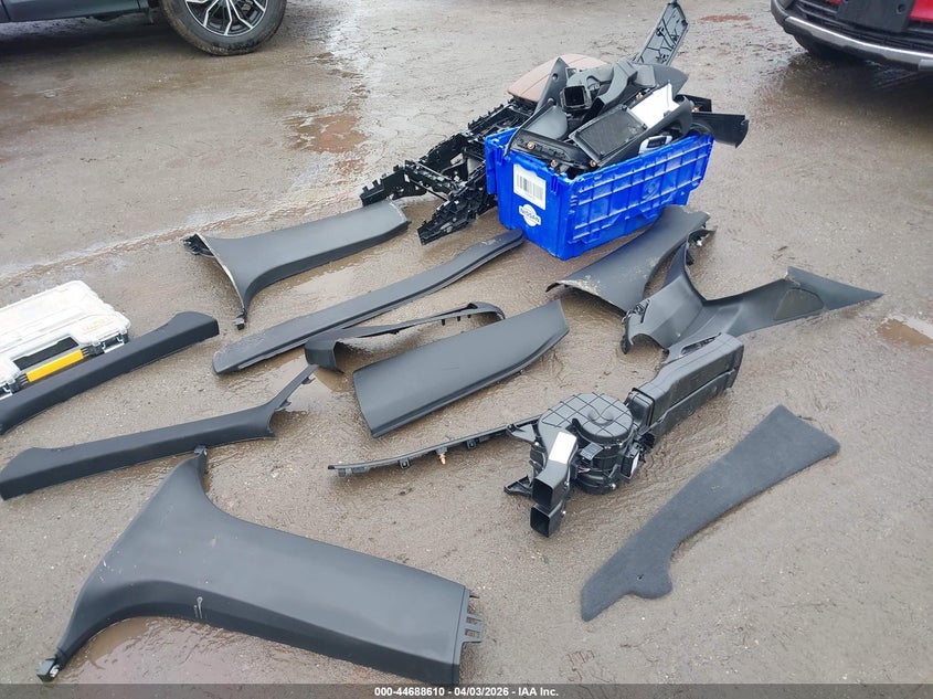 2017 BMW X6 xDrive50I VIN: 5UXKU6C36H0W38608 Lot: 44688610