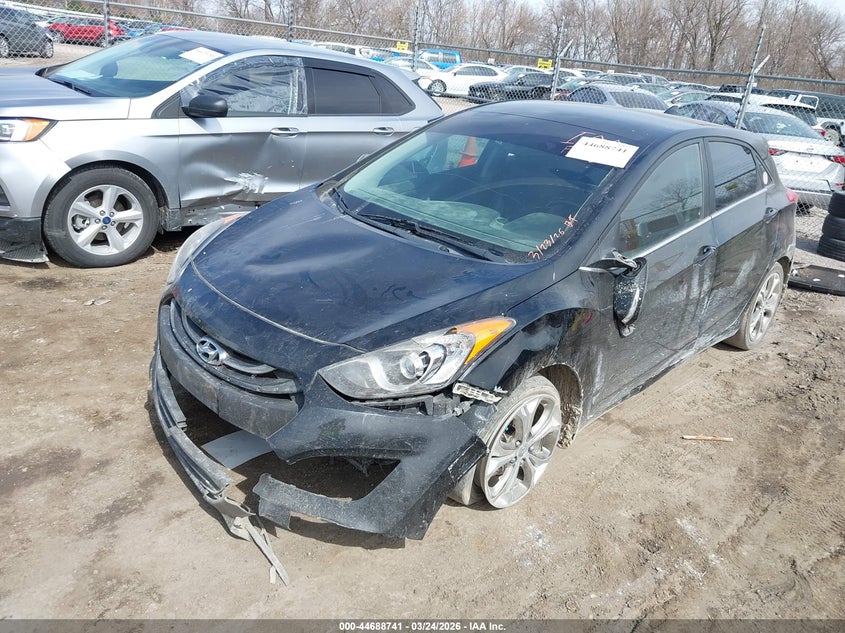 2013 Hyundai Elantra Gt Base W/Blue
