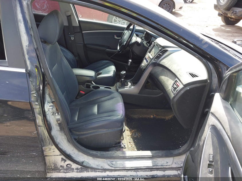 2013 Hyundai Elantra Gt Base W/Blue