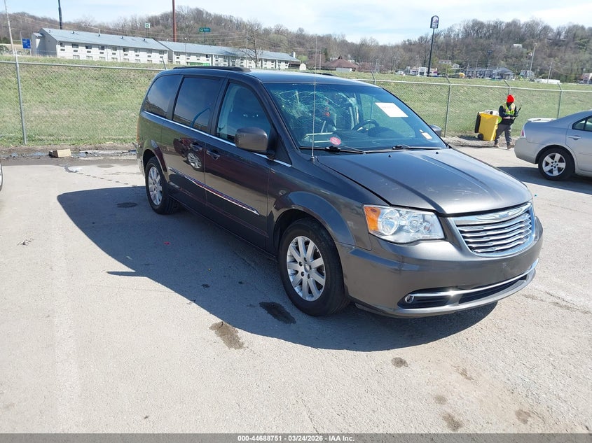 2016 Chrysler Town & Country Touring