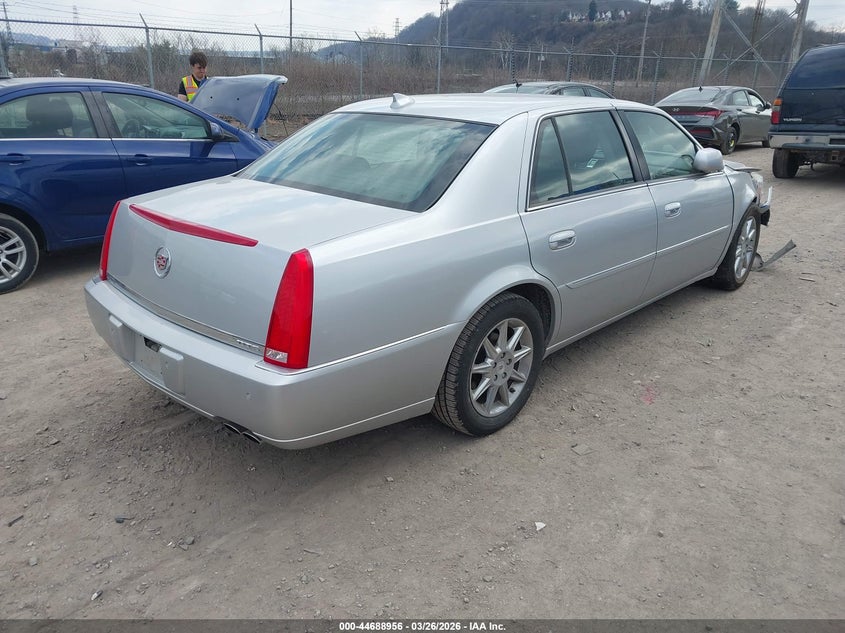 2011 Cadillac Dts Luxury Collection