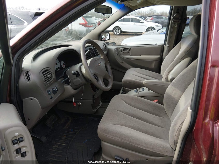 2002 Chrysler Town & Country Lx