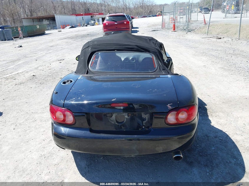 2003 Mazda Mx-5 Miata Cloth/Ls/Se/Shinsen VIN: JM1NB353330303928 Lot: 44689395