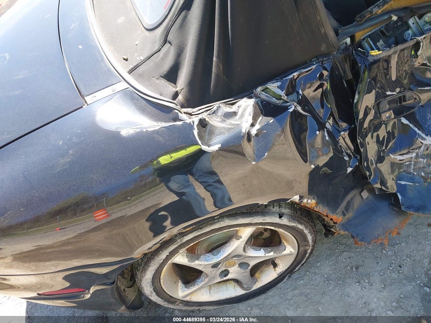 2003 Mazda Mx-5 Miata Cloth/Ls/Se/Shinsen VIN: JM1NB353330303928 Lot: 44689395