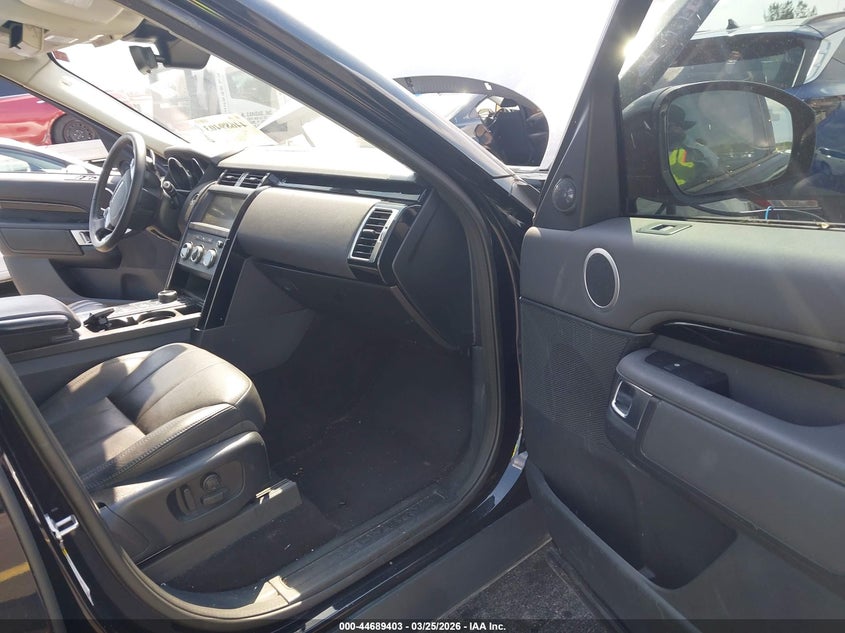 2020 Land Rover Discovery Se