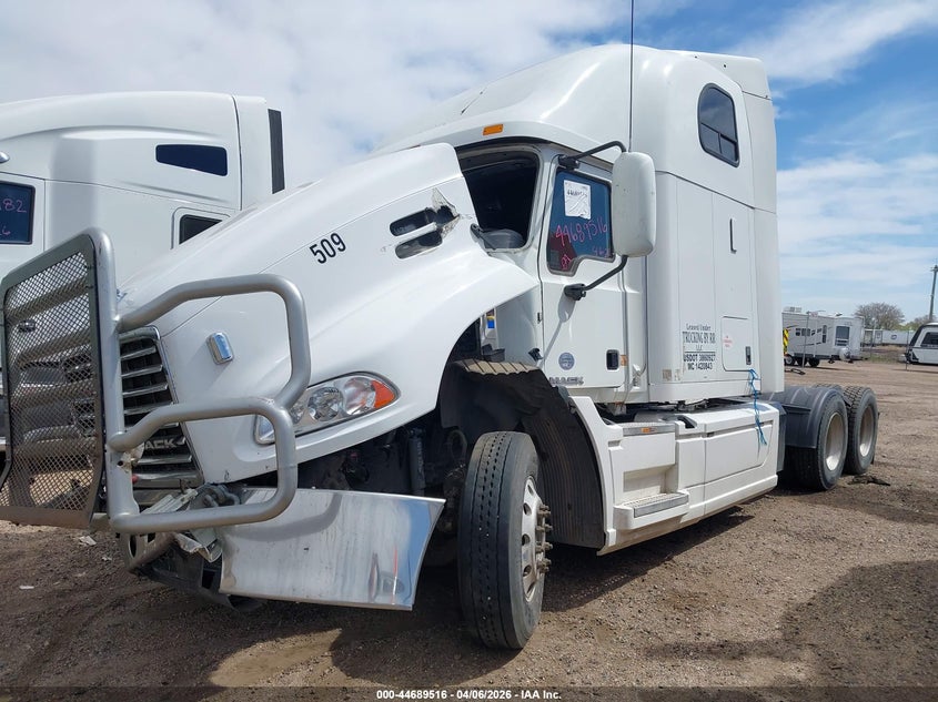 2018 MACK PINNACLE auction photo 2