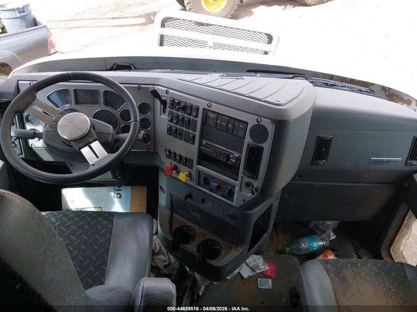 2018 MACK PINNACLE auction photo 6