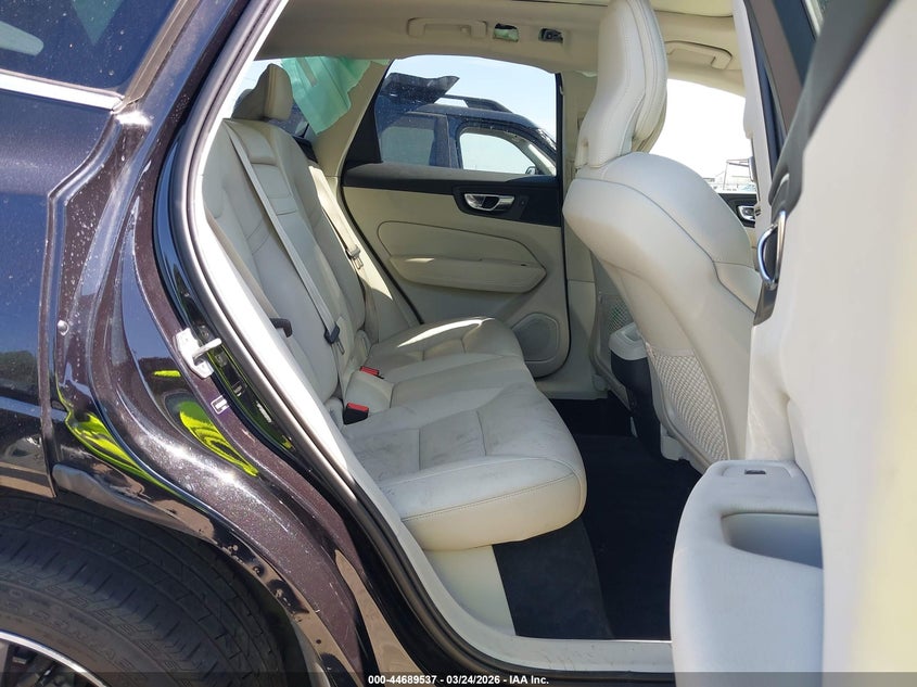 2021 Volvo Xc60 T5 Momentum VIN: YV4102DK4M1690134 Lot: 44689537