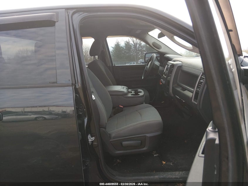 2017 Ram 1500 Express 4X4 6'4 Box