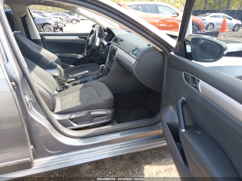 2017 Volkswagen Passat 1.8T S