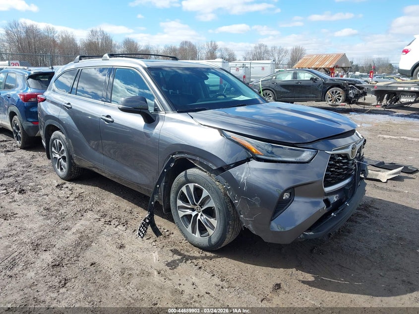 2021 Toyota Highlander Xle