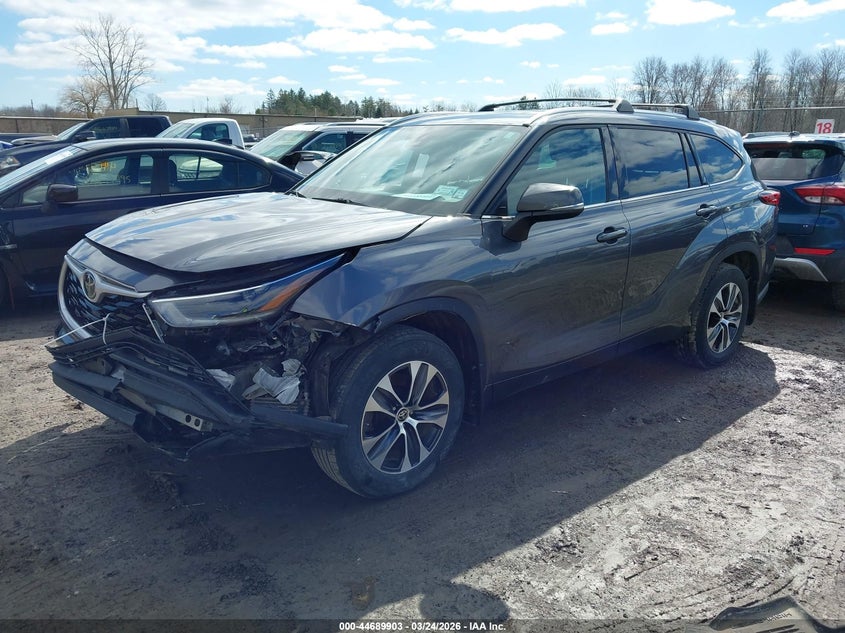 2021 Toyota Highlander Xle