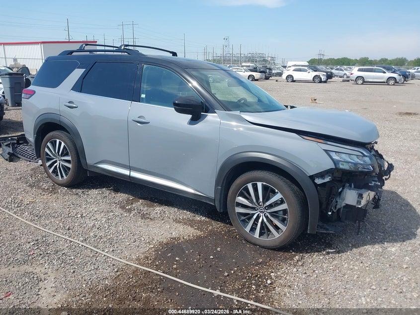 2025 Nissan Pathfinder Platinum 4Wd