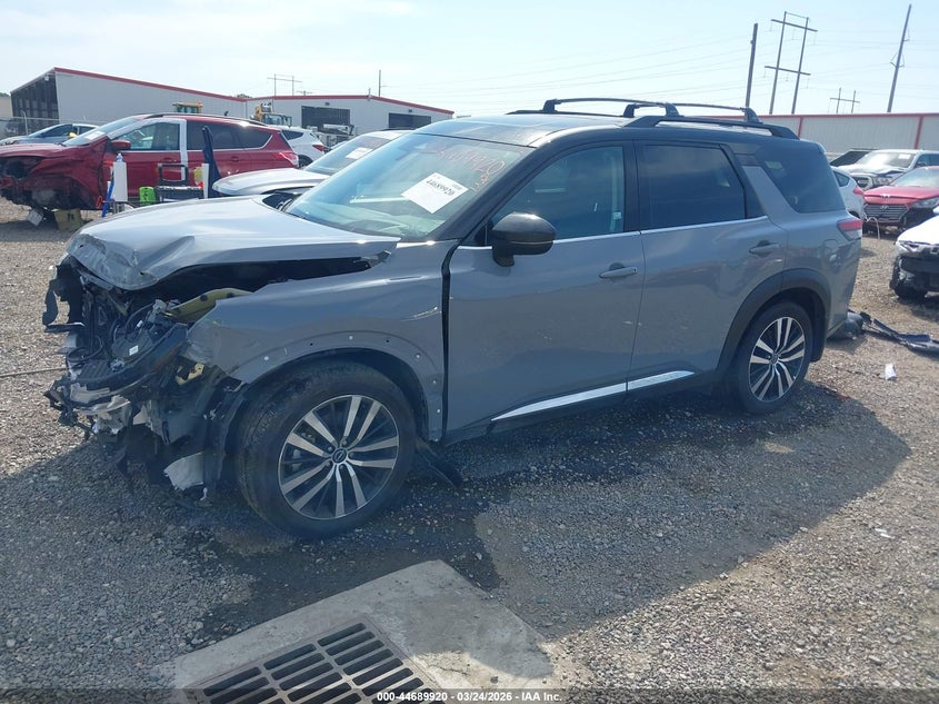 2025 Nissan Pathfinder Platinum 4Wd