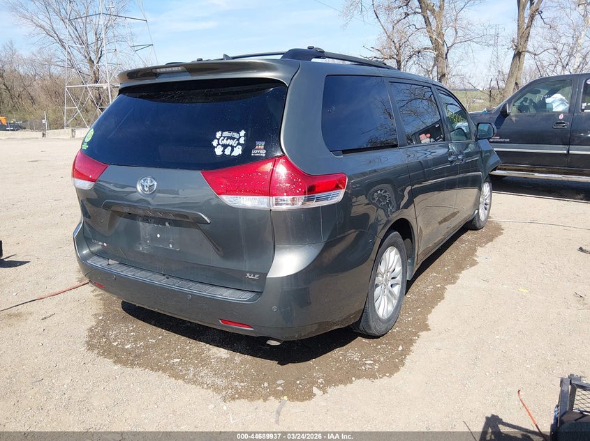 2012 Toyota Sienna Xle V6 8 Passenger
