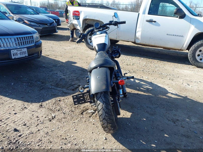 2013 Harley-Davidson Xl883 Iron 883 VIN: 1HD4LE214DC403302 Lot: 44690016