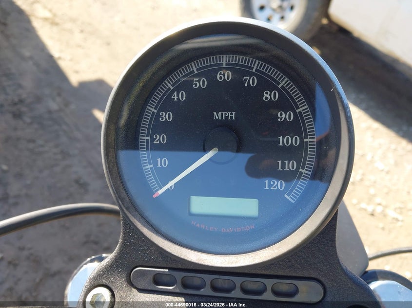 2013 Harley-Davidson Xl883 Iron 883 VIN: 1HD4LE214DC403302 Lot: 44690016