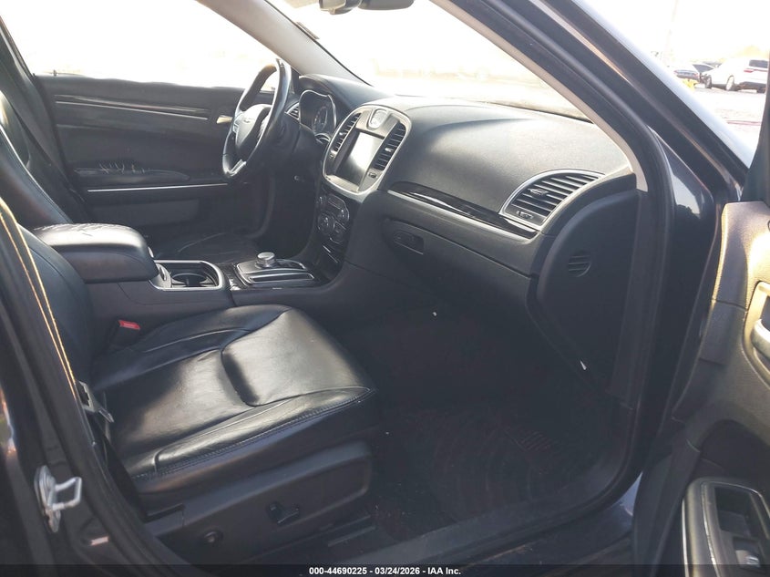 2016 Chrysler 300 Limited