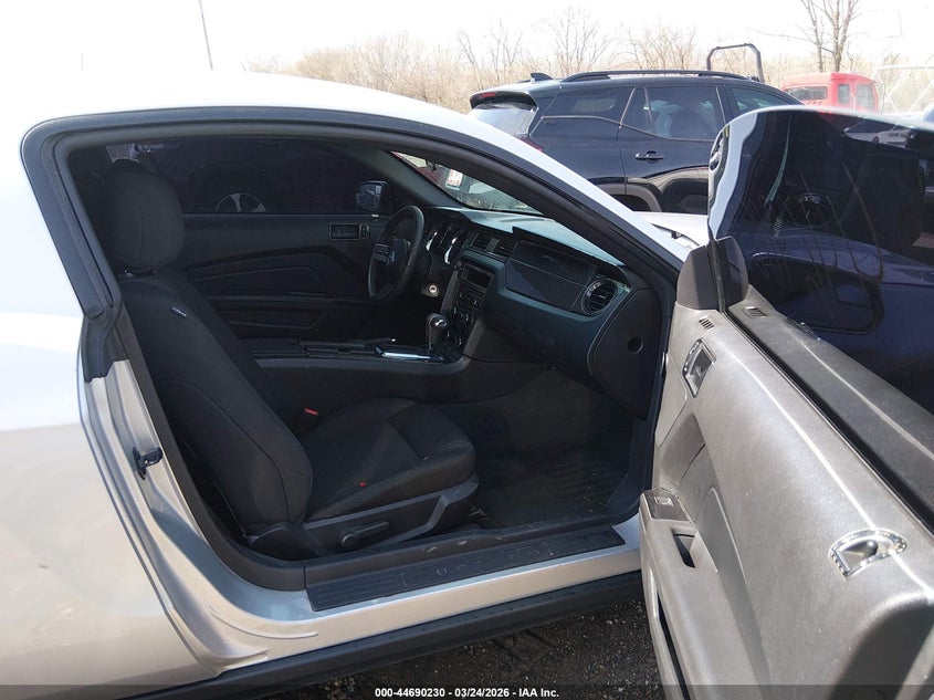 2012 Ford Mustang V6