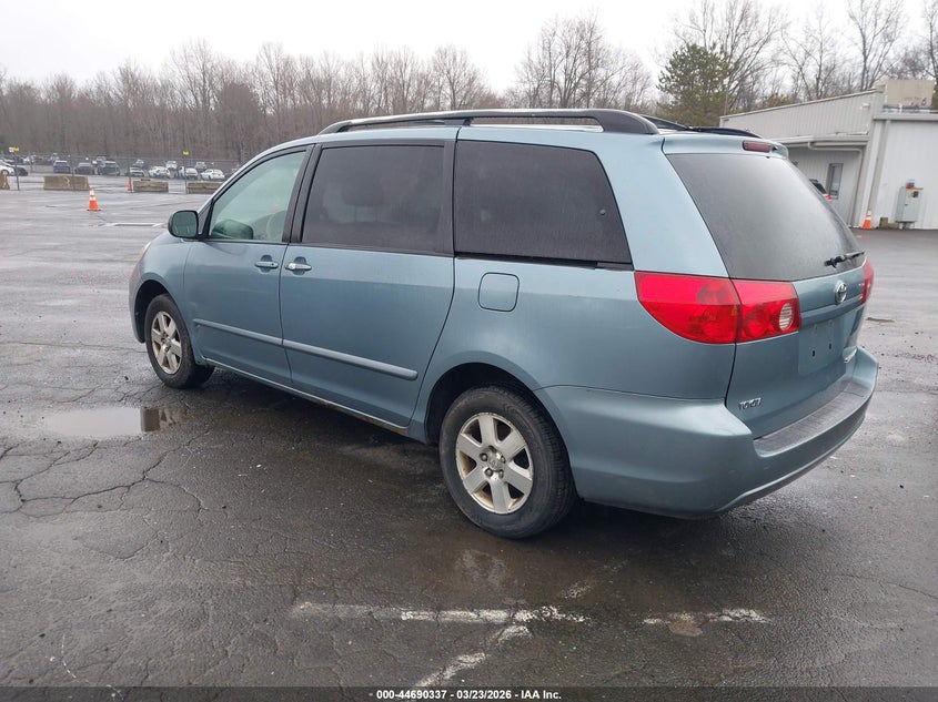 2006 Toyota Sienna Le